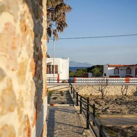 Appartamento Katerinas Garden Kámpos Esterno foto